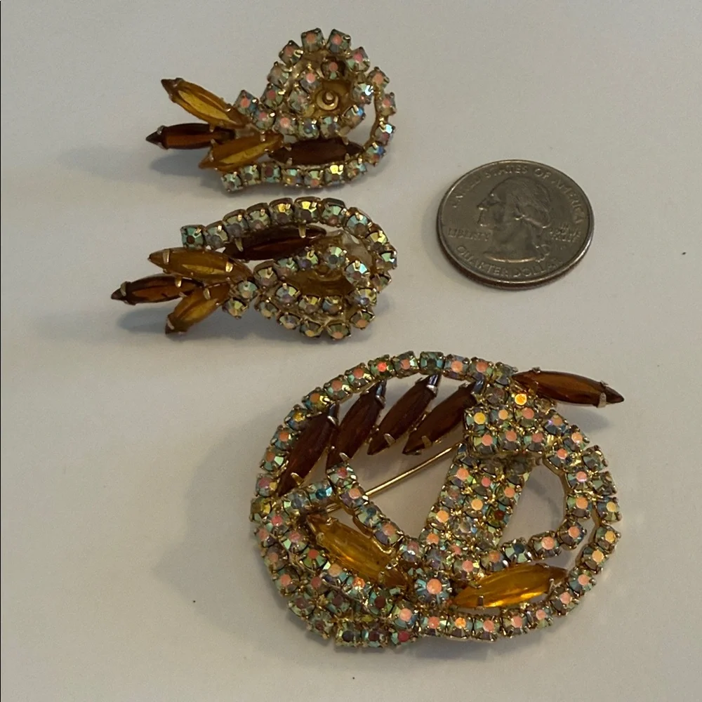 Elegant Gold and Brown Fashion Earrings and Brooch Set (set of 3) - Picture 6 of 6